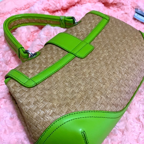 Lime green,summer bag and never used purse. - Picture 4 of 6